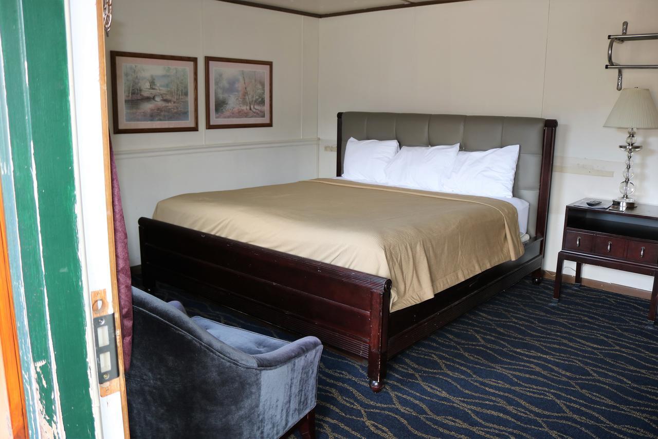Rodeway Inn Harlan 外观 照片