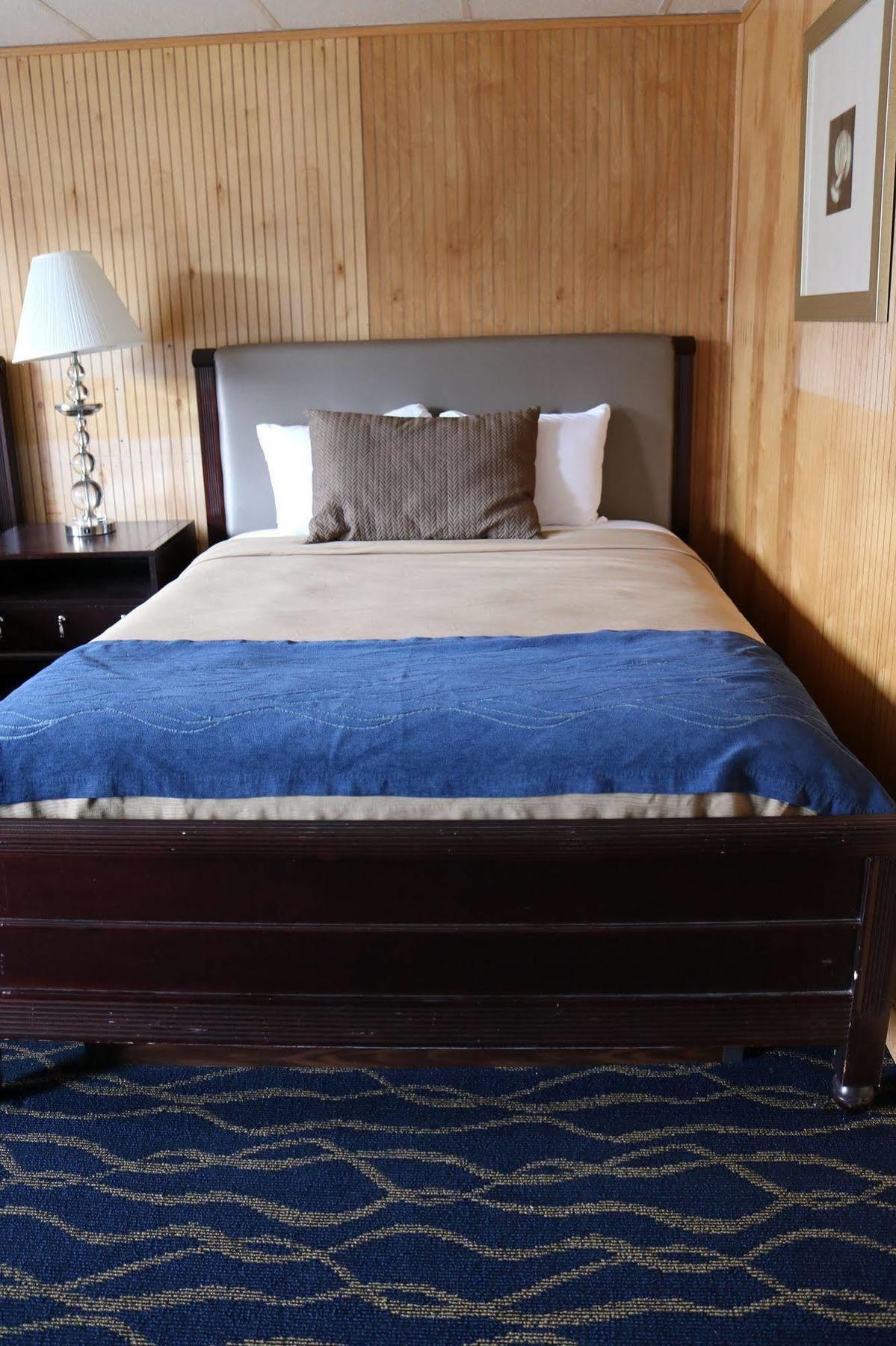 Rodeway Inn Harlan 外观 照片