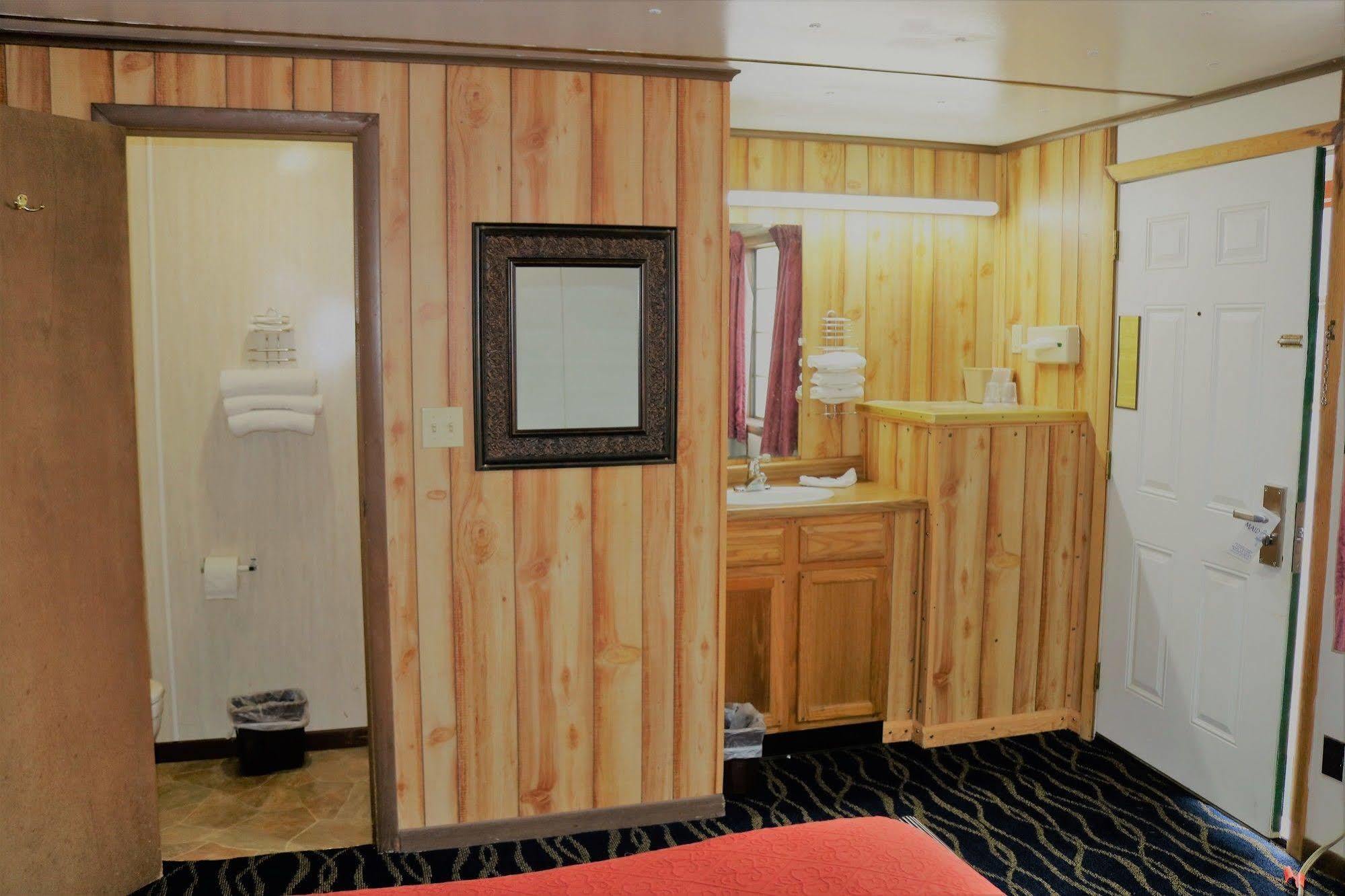 Rodeway Inn Harlan 外观 照片