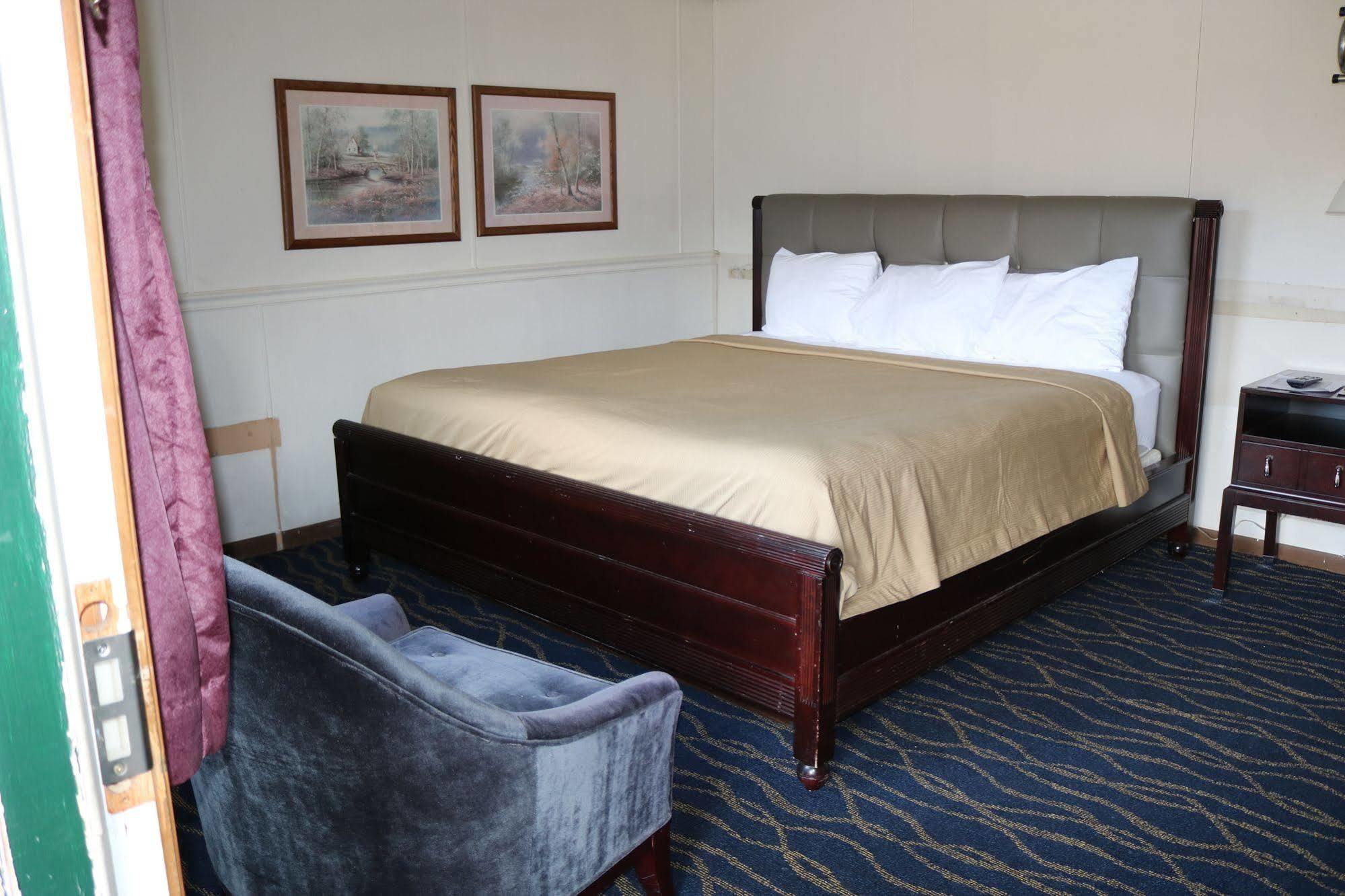 Rodeway Inn Harlan 外观 照片